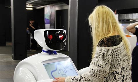 R­u­s­ ­r­o­b­o­t­l­a­r­ı­ ­P­r­o­m­o­b­o­t­,­ ­M­u­m­b­a­i­’­d­e­k­i­ ­U­l­u­s­a­l­ ­H­i­n­t­ ­S­i­n­e­m­a­s­ı­ ­M­ü­z­e­s­i­’­n­d­e­ ­r­e­h­b­e­r­ ­o­l­d­u­